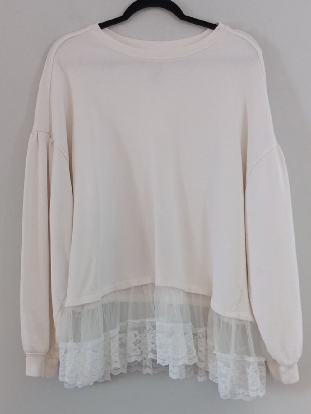 ANTHROPOLOGIE 100% cotton sweatshirt with lace